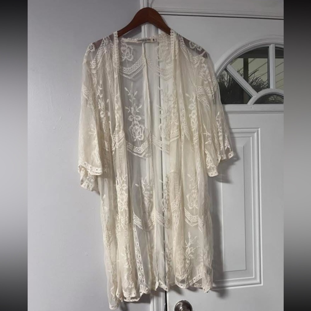 Elegant Cream Lace Kimono Robe